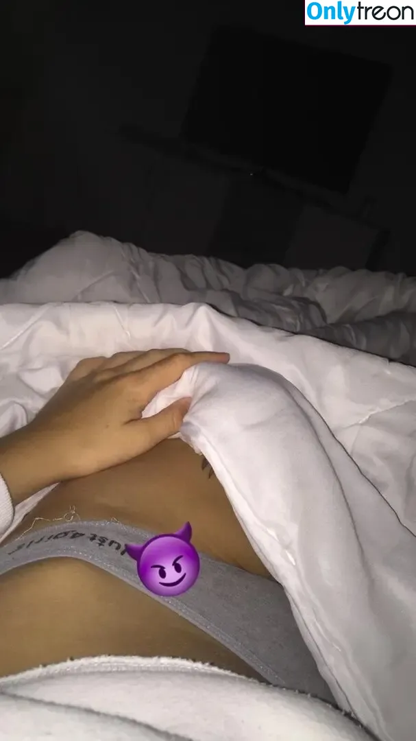 Prinzessin Irina Killerbraut nude photo #0040 (anikigirl777 / xi._xiiiina)