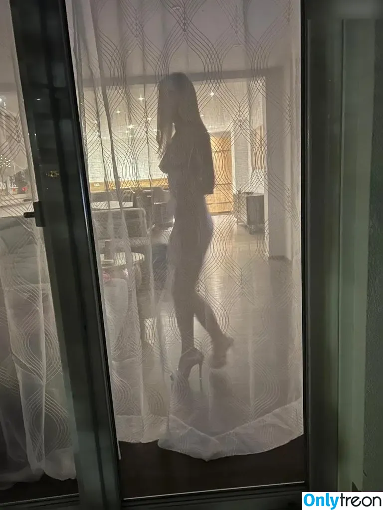Prinzessin Irina Killerbraut nude photo #0149 (anikigirl777 / xi._xiiiina)