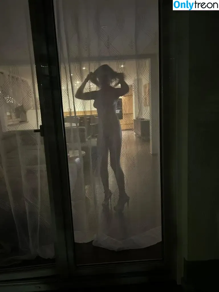 Prinzessin Irina Killerbraut nude photo #0151 (anikigirl777 / xi._xiiiina)