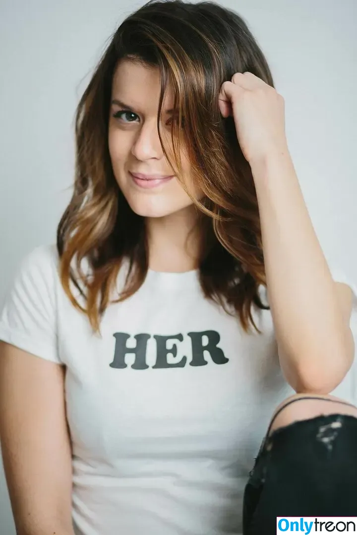 Priscilla Faia nude photo #0015 (priscillafaia)