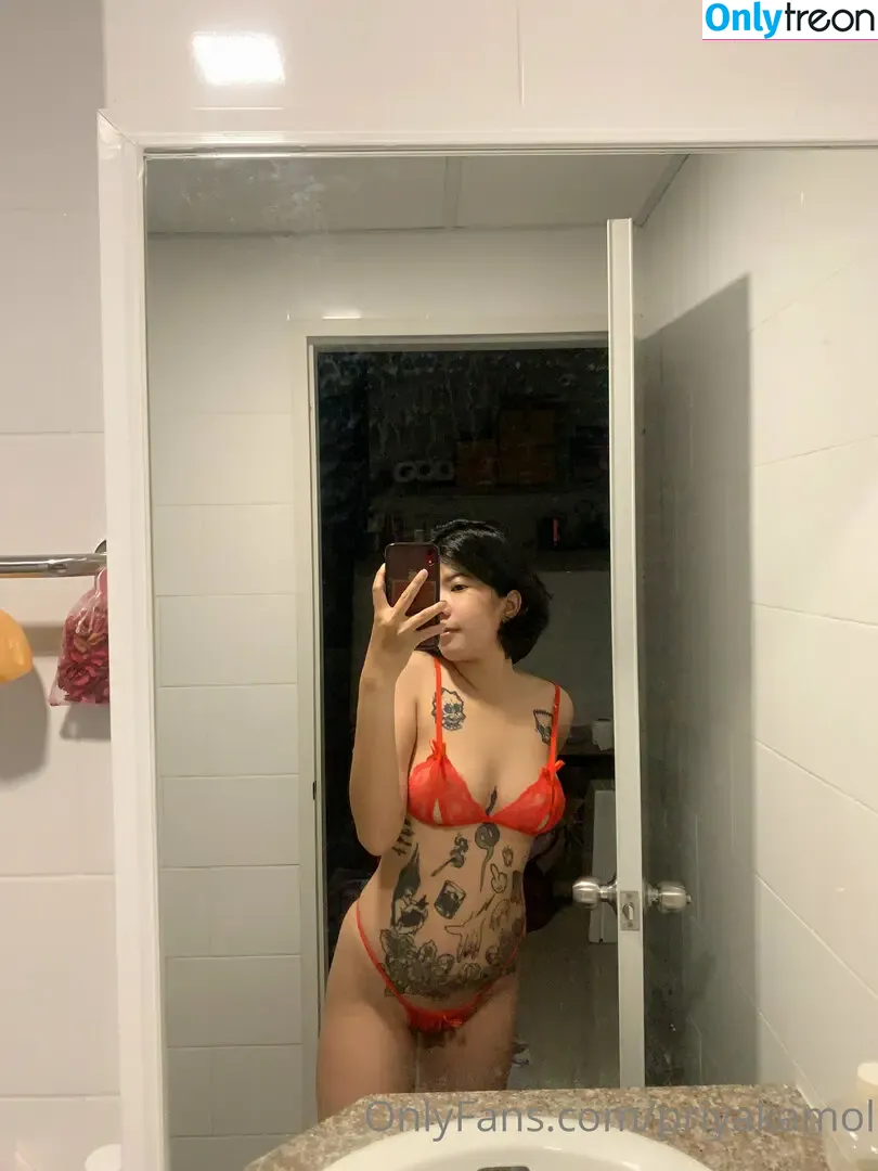priyakamol nude photo #0019 (priyakamol.a)