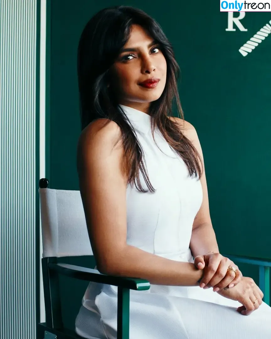 Priyanka Chopra nude photo #0232 (officialsherlynchopra / priyankachopra)