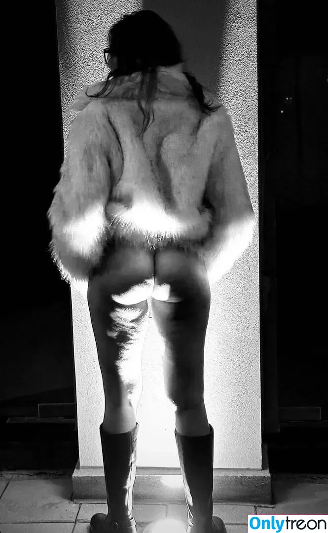 Priyanka Prateek nude photo #0020 (itspriyanka_P / itspriyankaprateek)