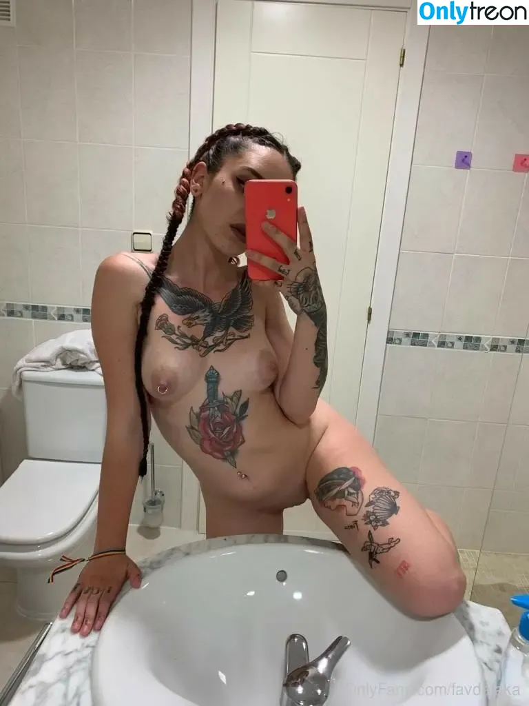 prvega28 nude photo #0026 (Vega / prveegaa28)