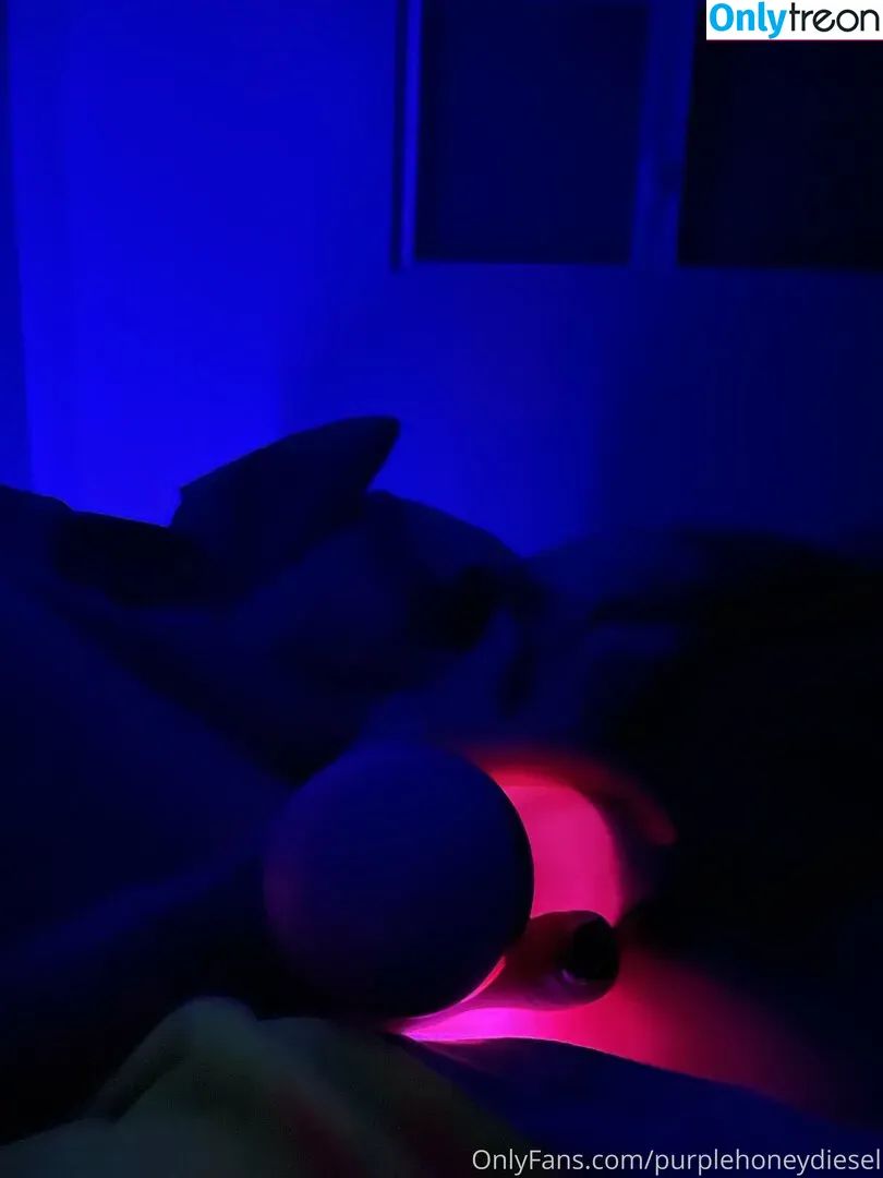 purplehoneydiesel nude photo #0002 (goddessxlashes)