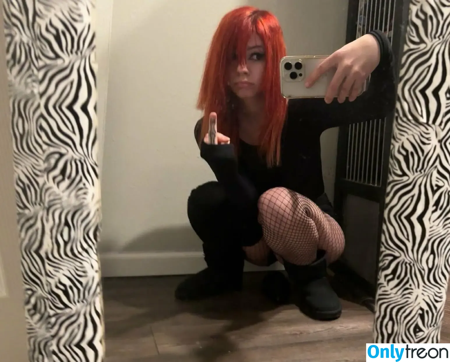 pvnks nude photo #0001 (anaamari_ / asonxx / midlested / psyoptrick)