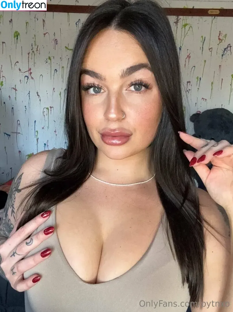pytnxo nude photo #0057 (pynkxoxo)