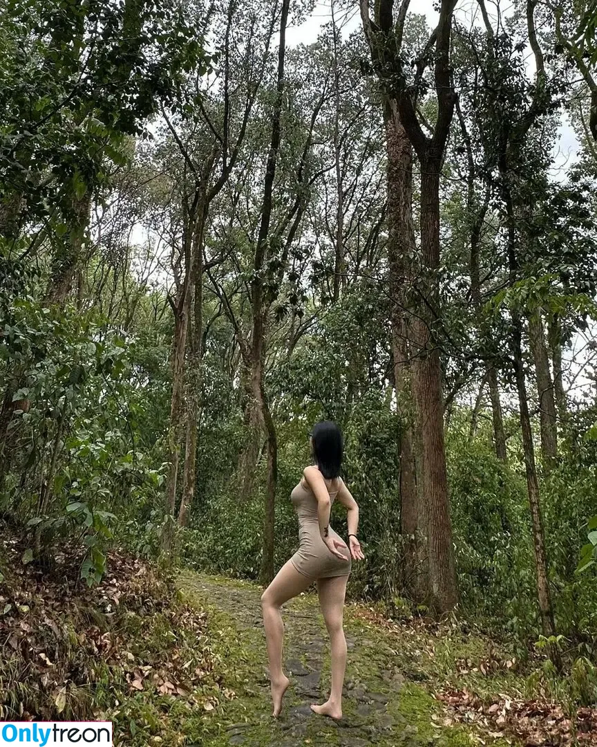 QiaoniuTT nude photo #4598 (俏妞)