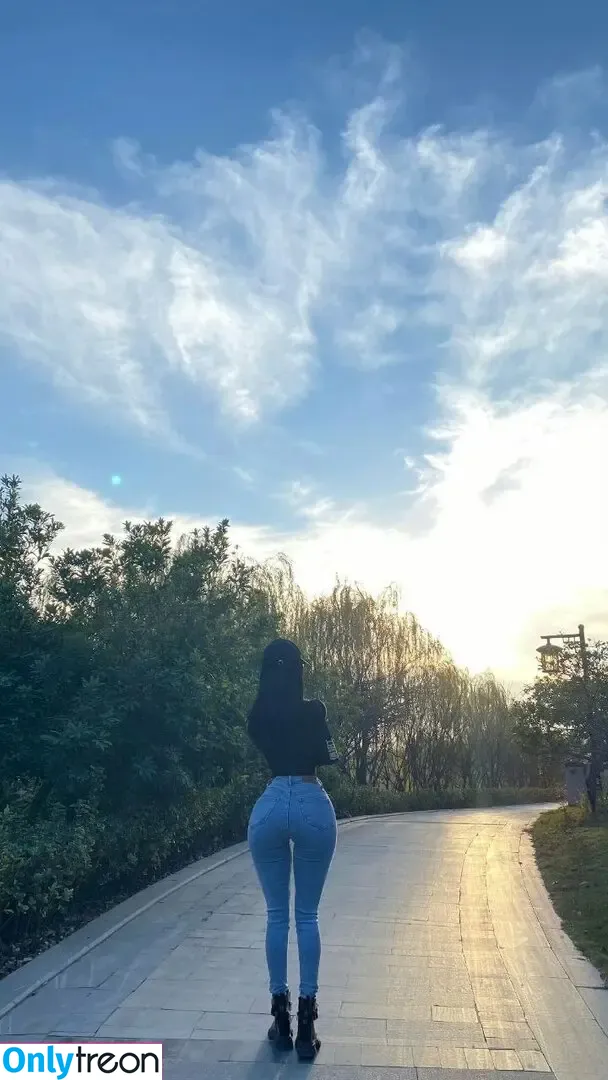 QiaoniuTT nude photo #4887 (俏妞)