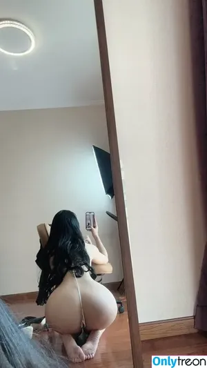 QiaoniuTT / qiaoniu_tt / 俏妞 nude photo #5379