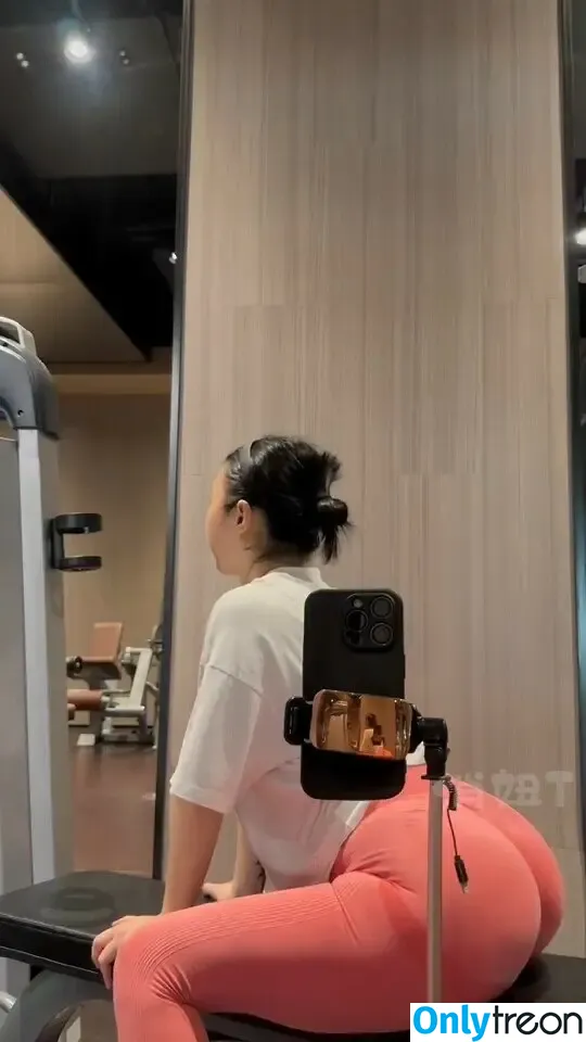 QiaoniuTT nude photo #5020 (俏妞)