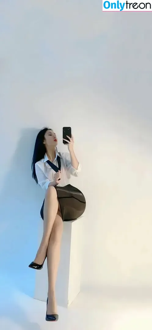 QiaoniuTT nude photo #5062 (俏妞)