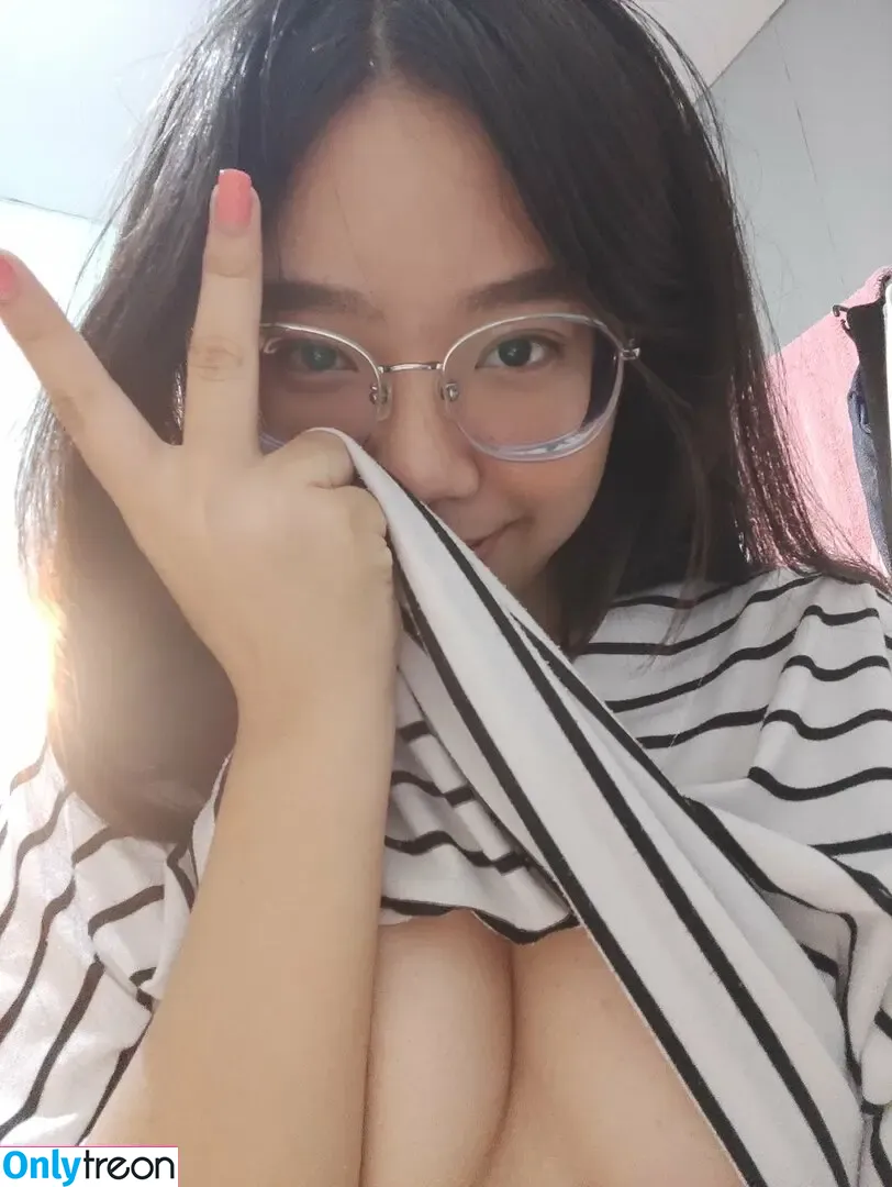 Qiyukaa nude photo #0012 (shiyuka)