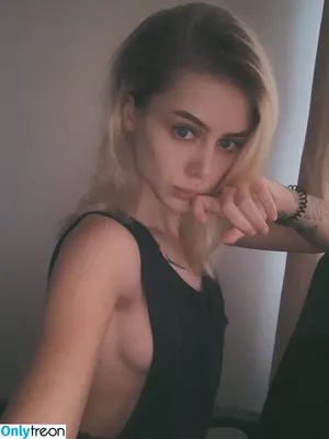 qqtati / gtfobae nude photo #0001
