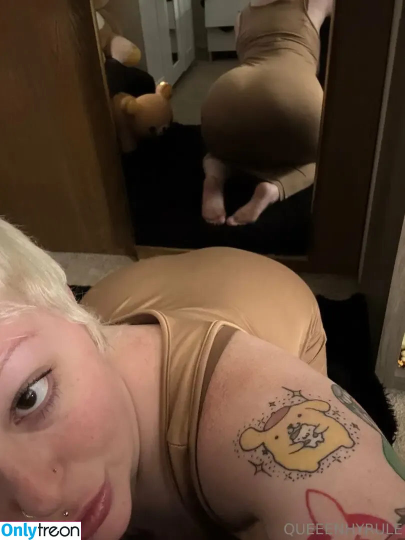 queeenhyrule nude photo #0132 (queenhyrule)