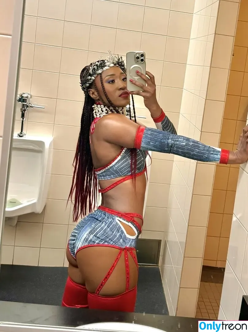 Queen Aminata nude photo #0041 (Queenaminata / amisylle / amisylle - AEW)