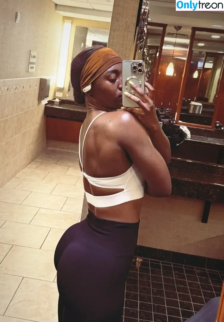 Queen Aminata nude photo #0046 (Queenaminata / amisylle / amisylle - AEW)