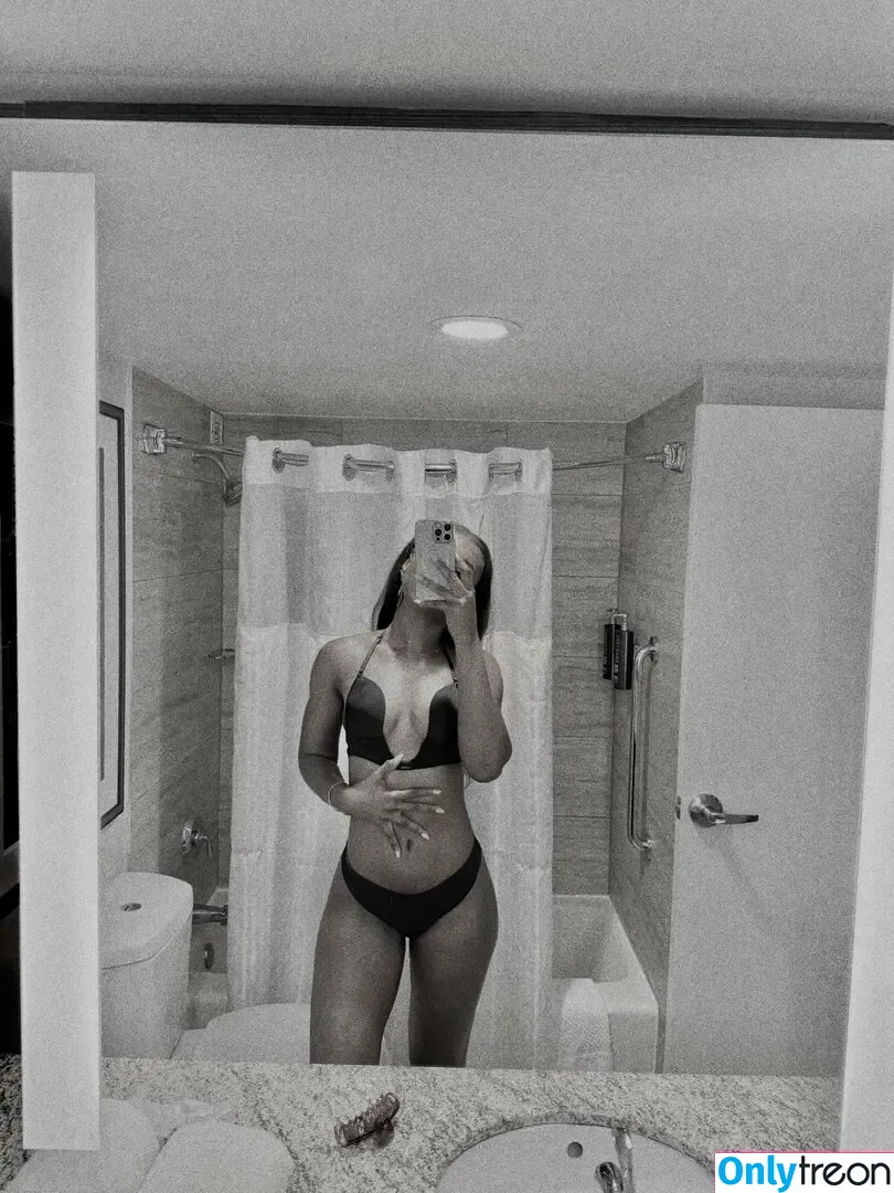 Queen Aminata nude photo #0049 (Queenaminata / amisylle / amisylle - AEW)