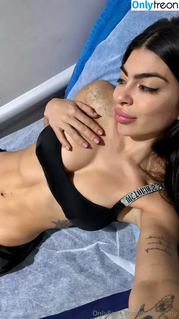queen.amy nude photo #0577 (reallest_queen_ami)