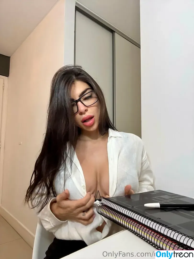 queen.amy nude photo #0604 (reallest_queen_ami)