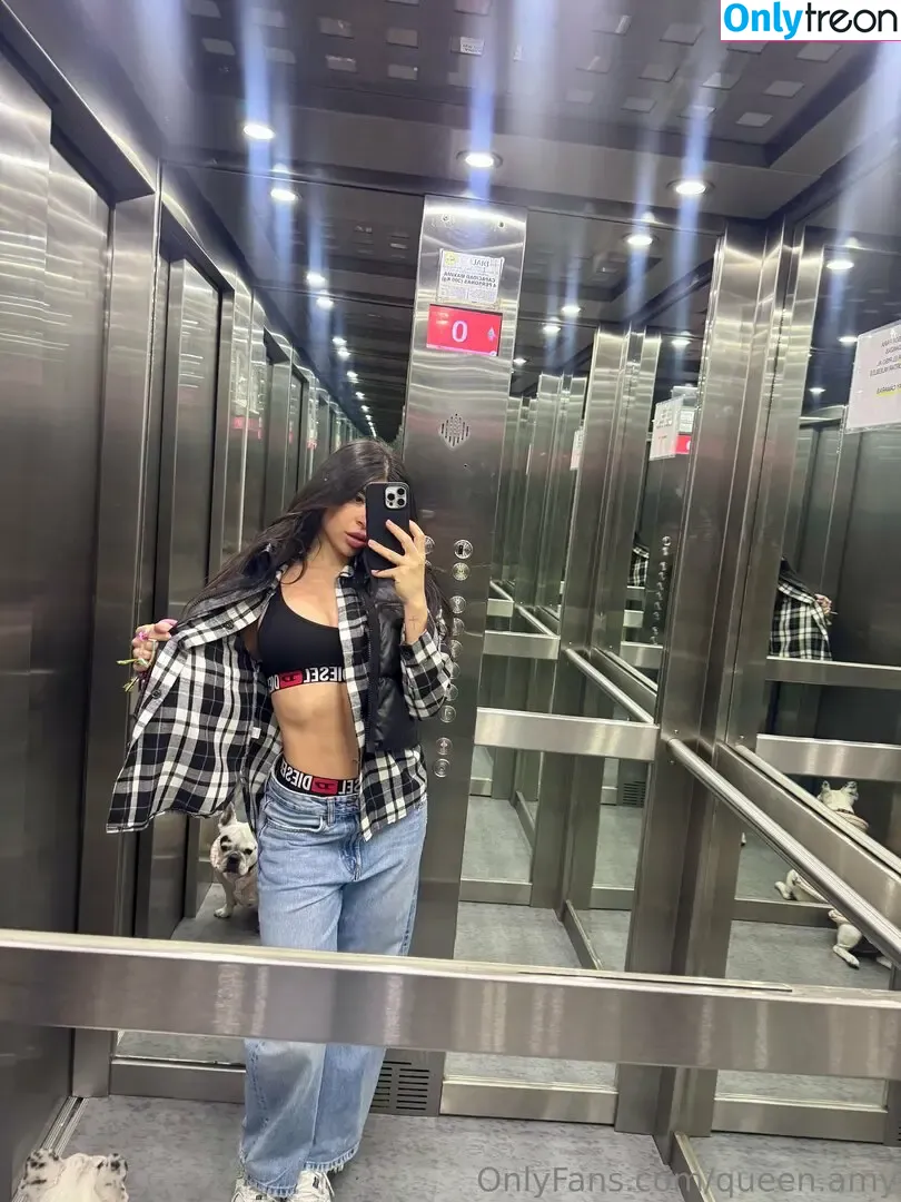 queen.amy nude photo #0620 (reallest_queen_ami)