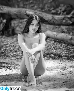 Queen_Ling_Ling / jazjassii / upnextwithjazjassii nude photo #0016