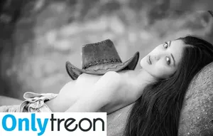 Queen_Ling_Ling / jazjassii / upnextwithjazjassii nude photo #0033