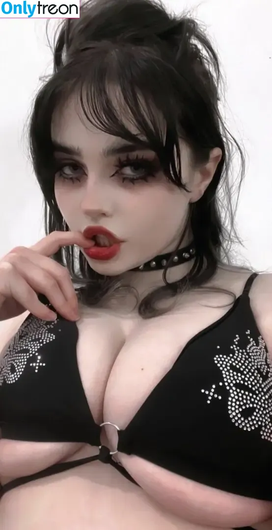 Queen Nephilim nude photo #0042 (Queen Nephilim)