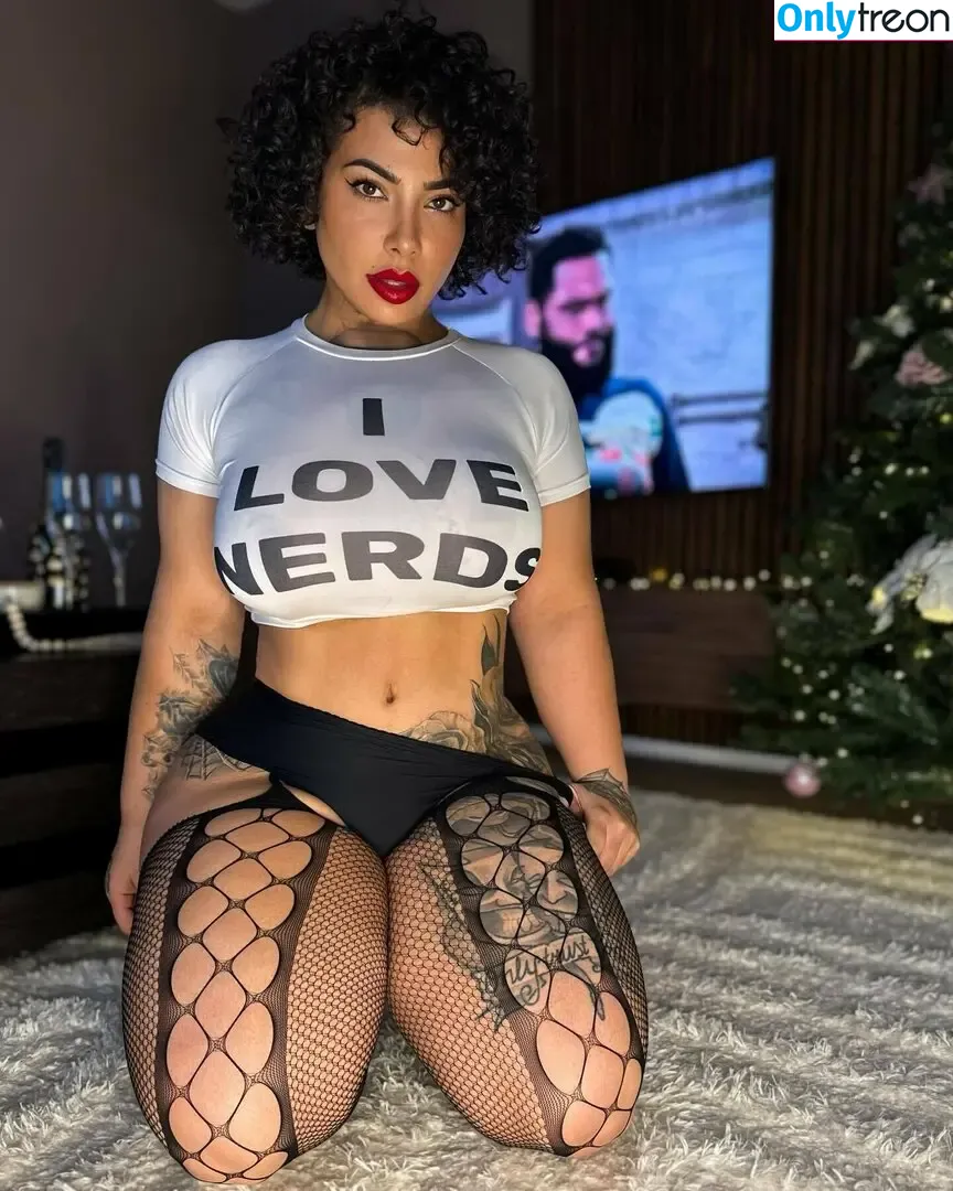 queenazita nude photo #0007 (queenazita)