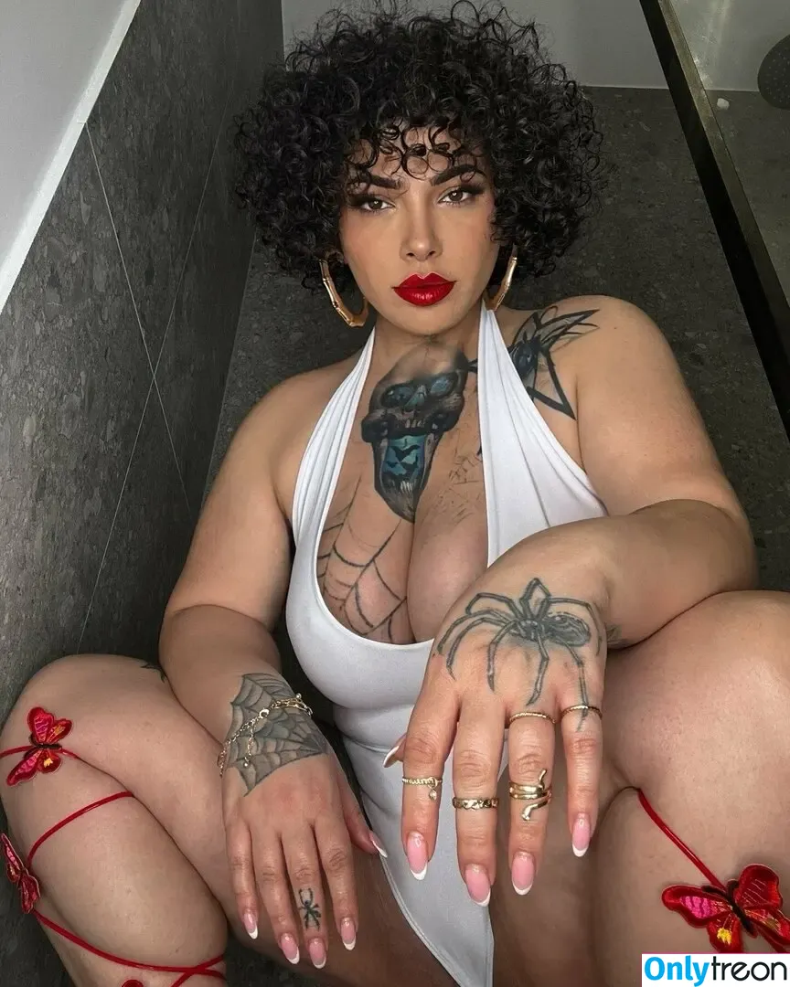 queenazita nude photo #0010 (queenazita)