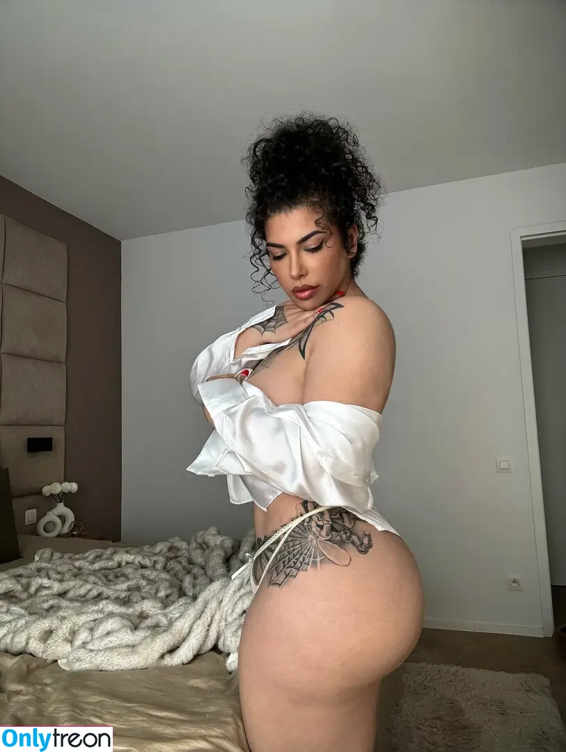 queenazita nude photo #0035 (queenazita)