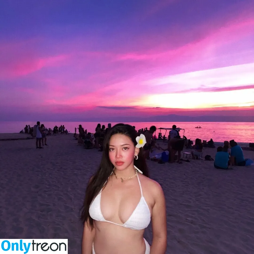 Queency Geollina nude photo #0012 (q.u.e.e.n.c.y)