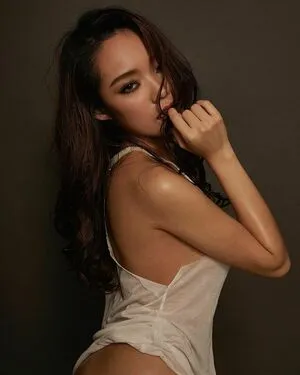 Queenie Lam / qq_lam_ nude photo #0006