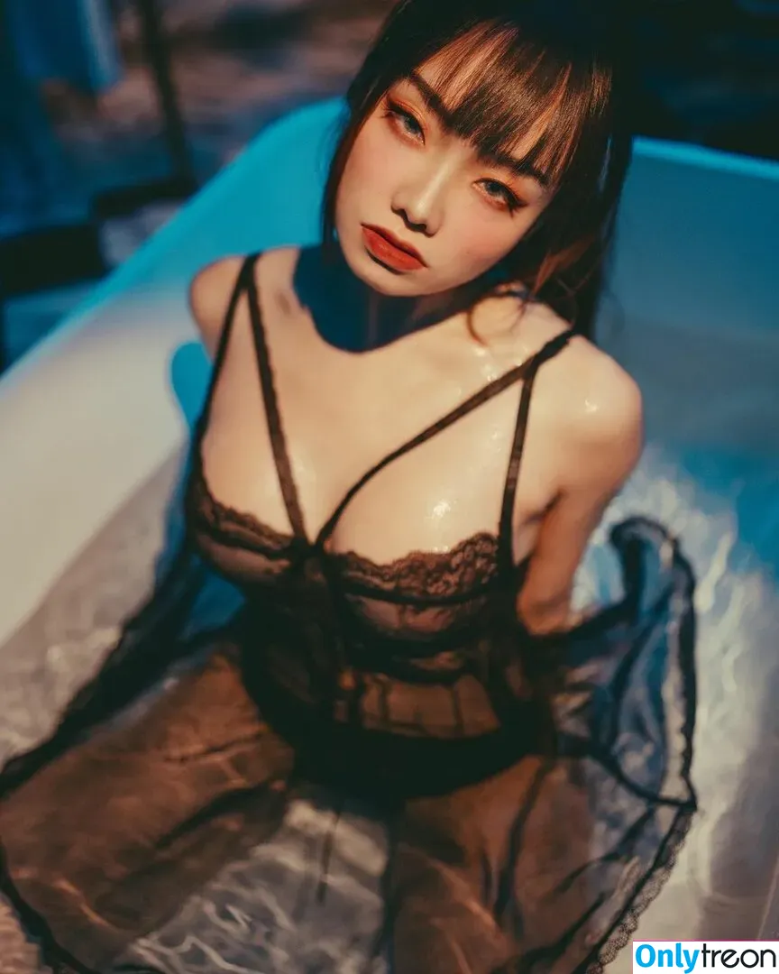 Queenie Lam nude photo #0021 (qq_lam_)