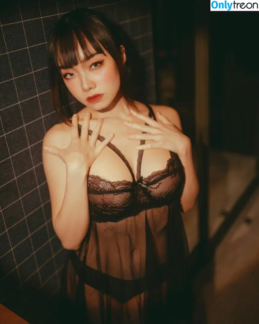 Queenie Lam nude photo #0026 (qq_lam_)