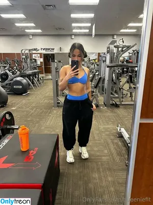 queeniefit / babyyblazee / fitbananasbyqueenie nude photo #0031