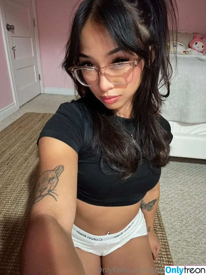 queeniefit nude photo #0043 (babyyblazee / fitbananasbyqueenie)