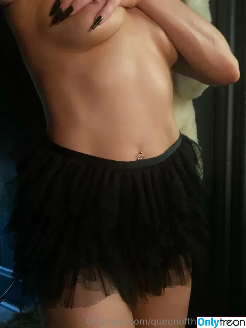 queenofthedollhouse nude photo #0094 (queenofthedollhouse)