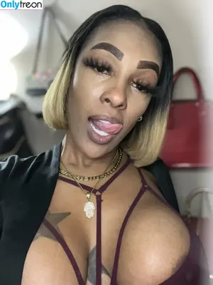 queenstarcandy / queen_starcandy / tharealstarcandy nude photo #0002