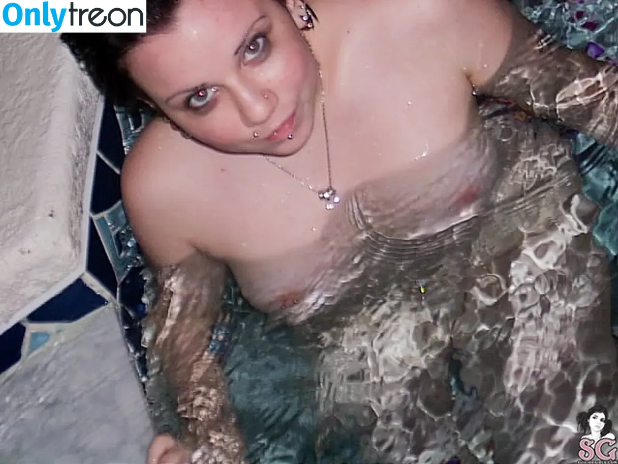 Quinne nude photo #0028 (quin.night / quinne_germain)
