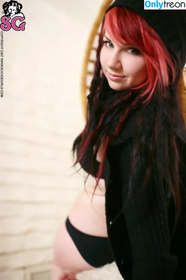Quinne nude photo #0294 (quin.night / quinne_germain)