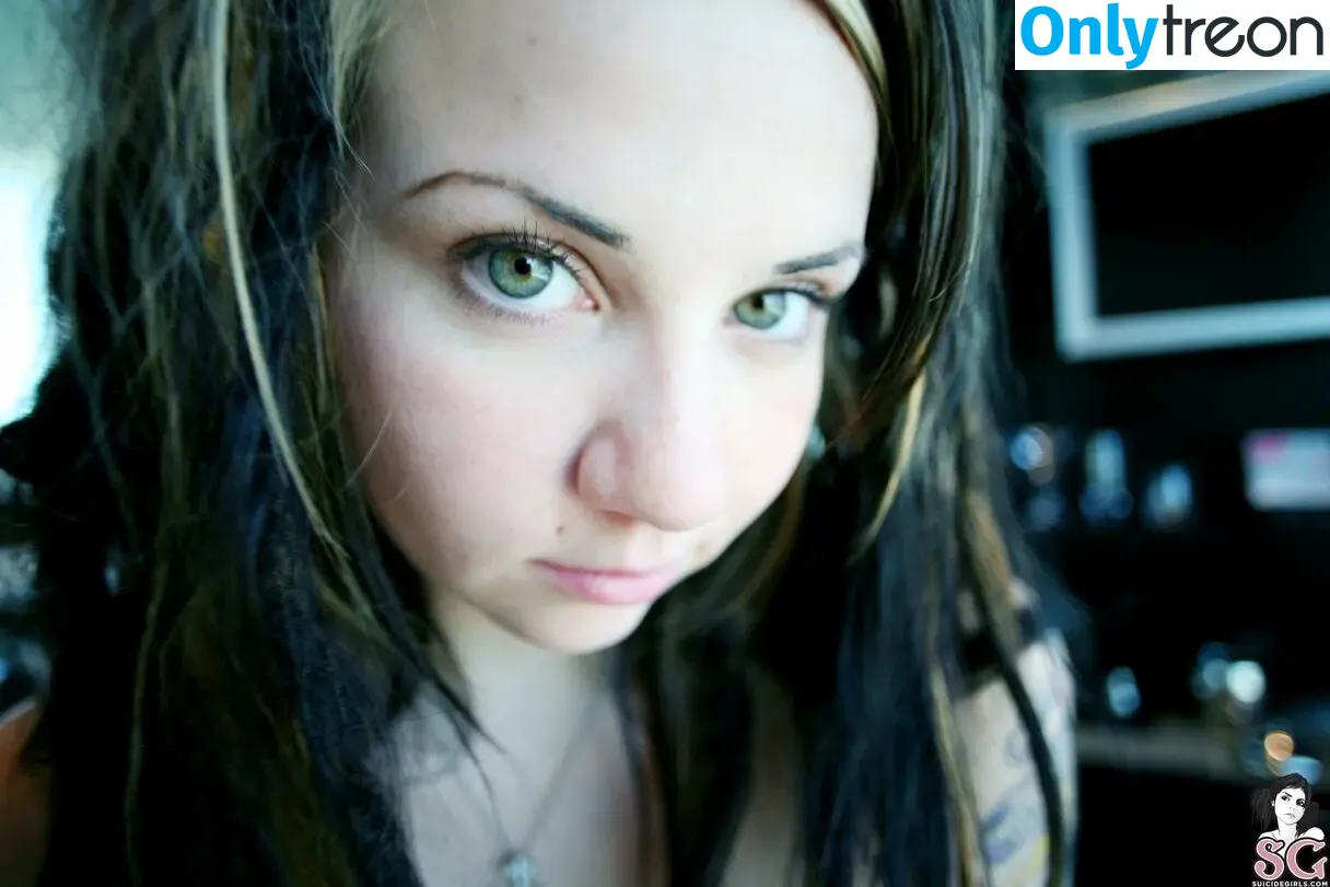 Quinne nude photo #0423 (quin.night / quinne_germain)