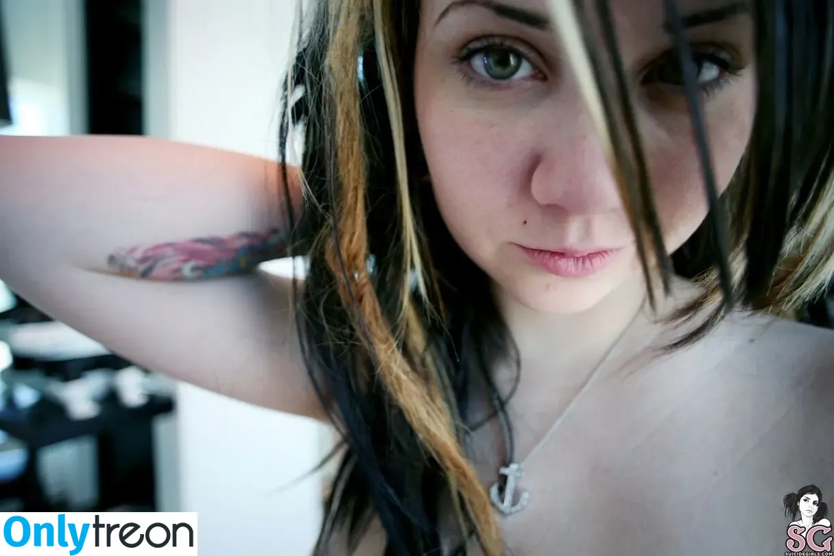 Quinne nude photo #0435 (quin.night / quinne_germain)