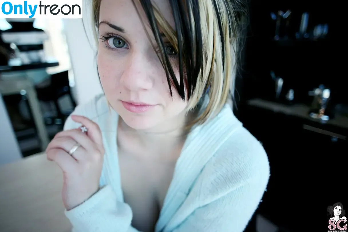 Quinne nude photo #0451 (quin.night / quinne_germain)