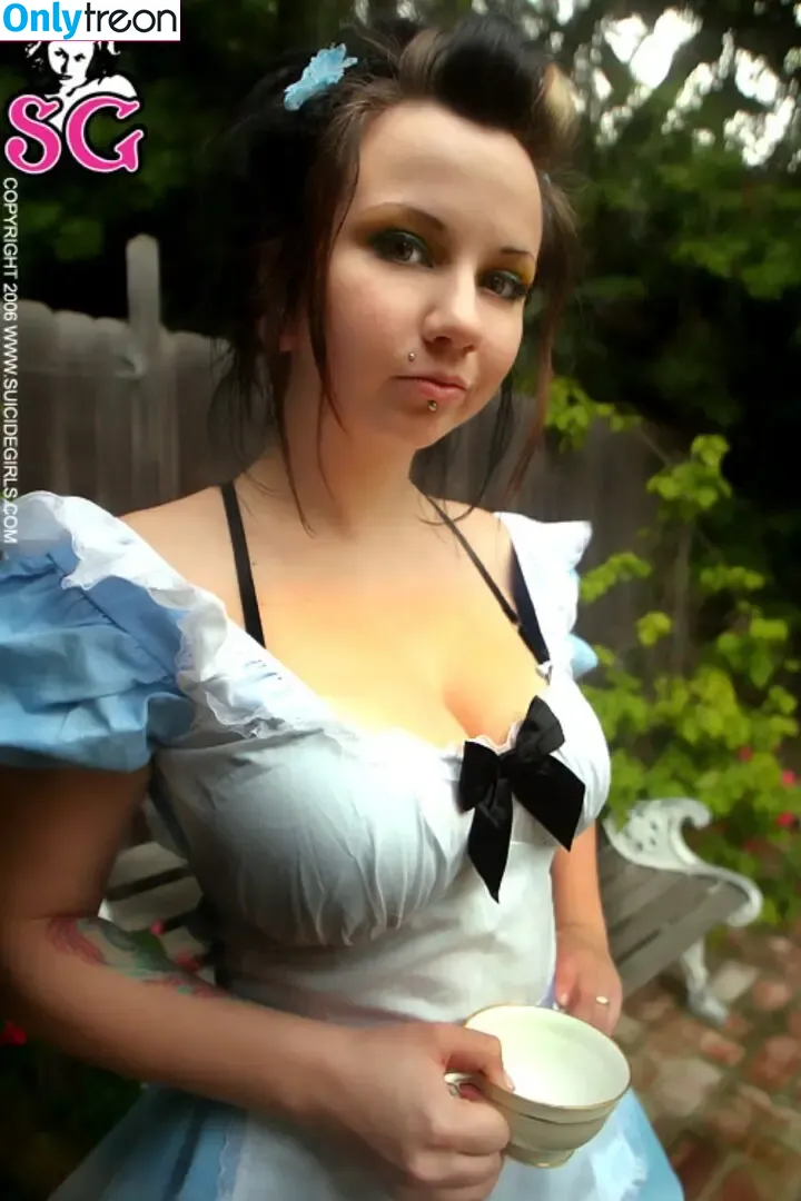 Quinne nude photo #0587 (quin.night / quinne_germain)