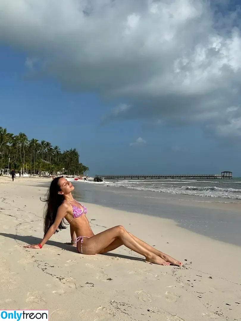 Quurbi ASMR nude photo #0023 (quurbi)