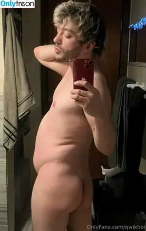 qwikboi / nerdroberts nude photo #0039