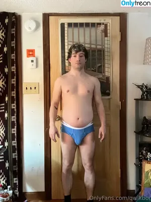 qwikboi / nerdroberts nude photo #0071