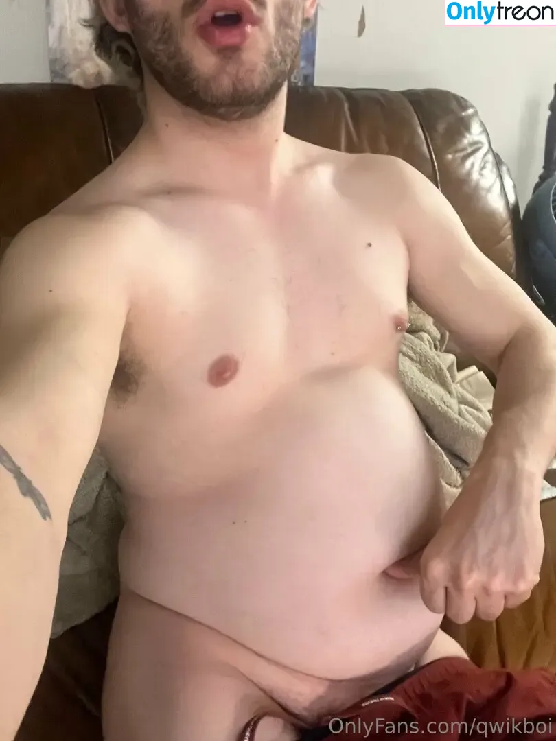 qwikboi nude photo #0030 (nerdroberts)
