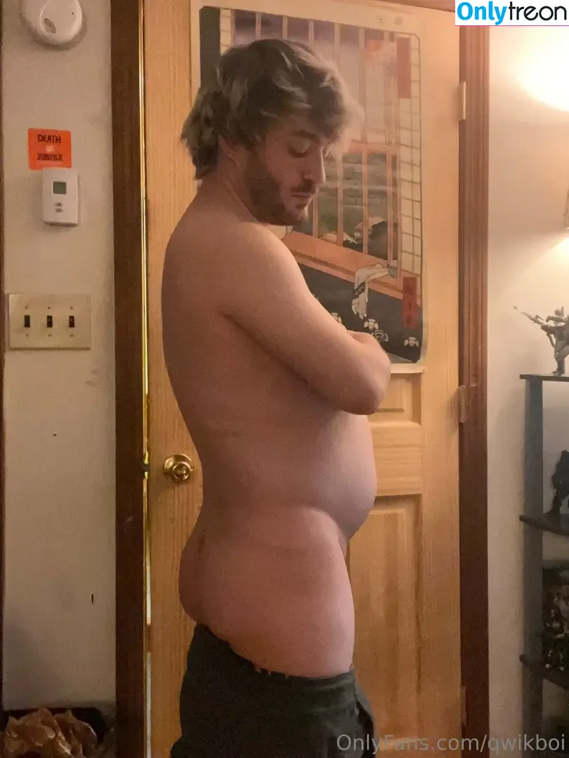 qwikboi nude photo #0057 (nerdroberts)